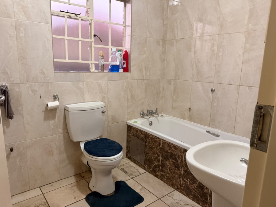 2 Bedroom Property for Sale in Waterval East North West